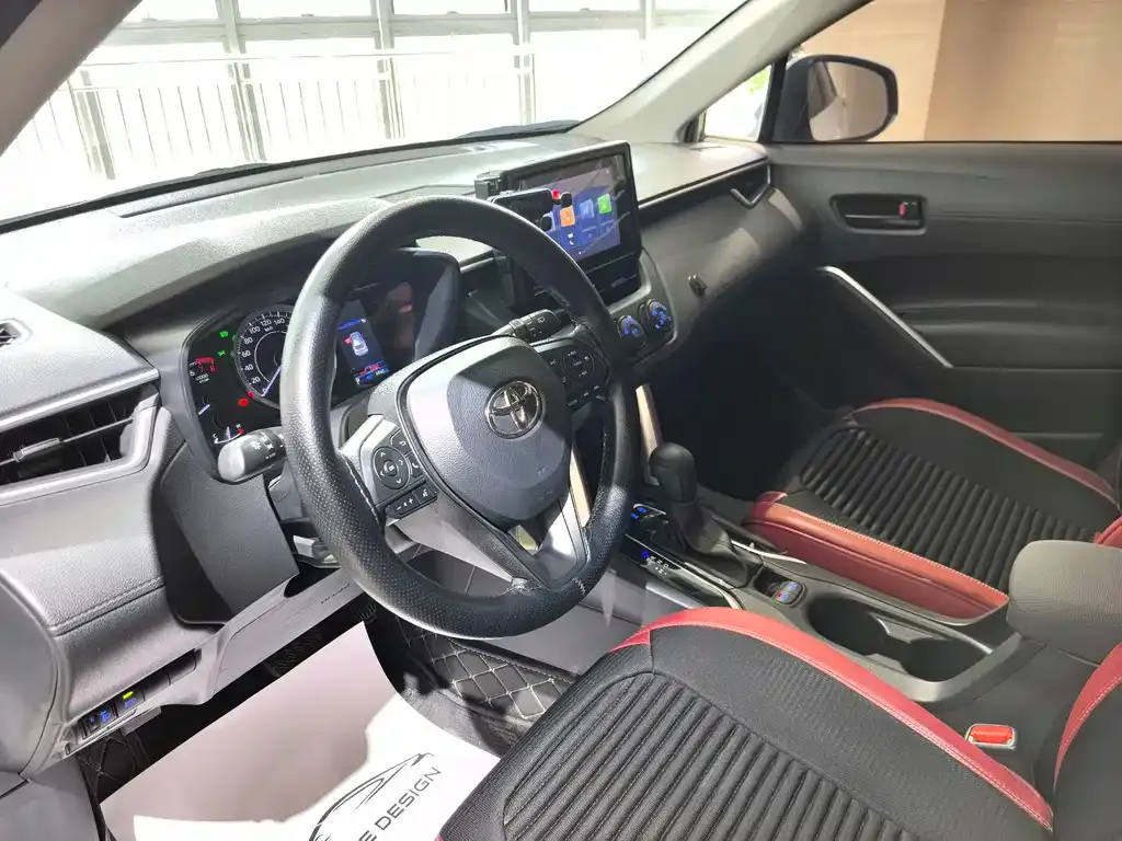 Toyota Corolla Cross — фото 10
