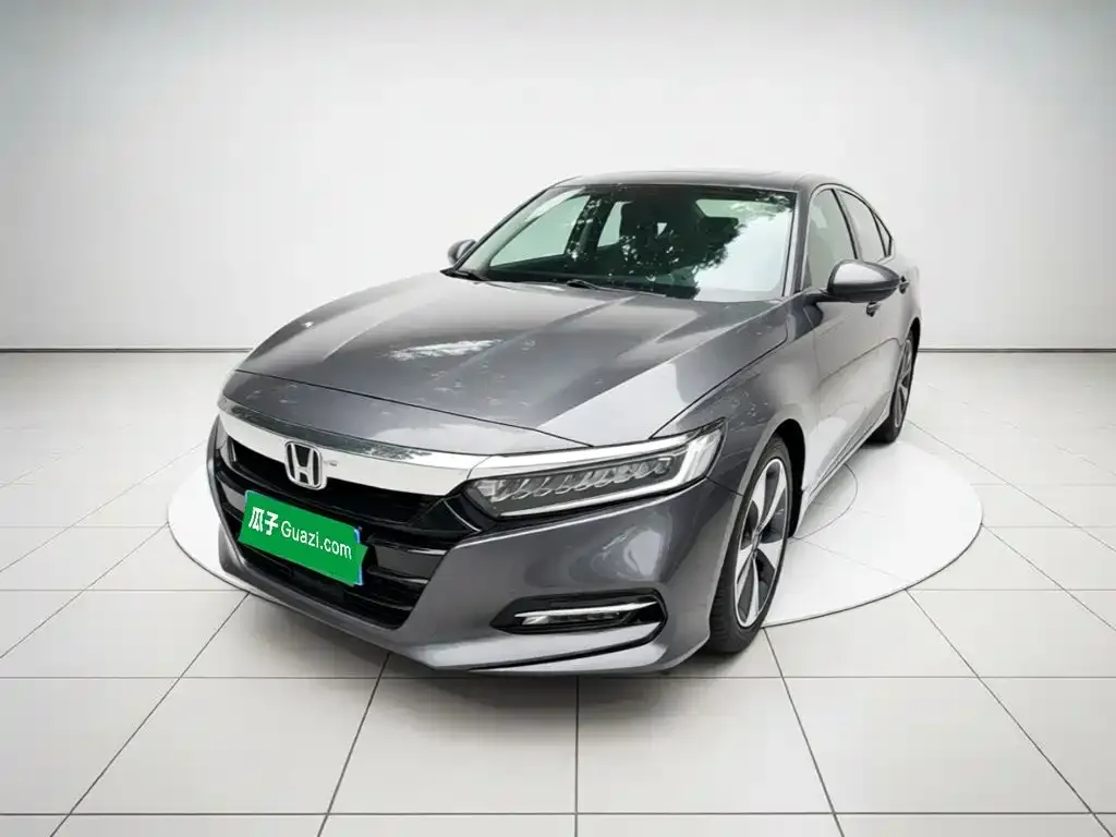 Honda Accord — фото 1
