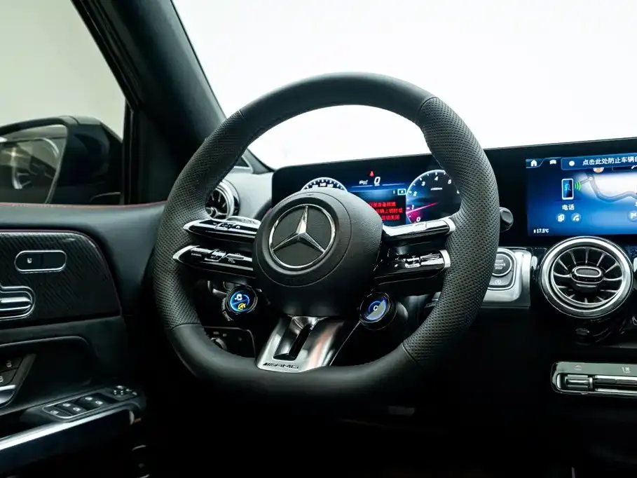 Mercedes-Benz GLB AMG — фото 10