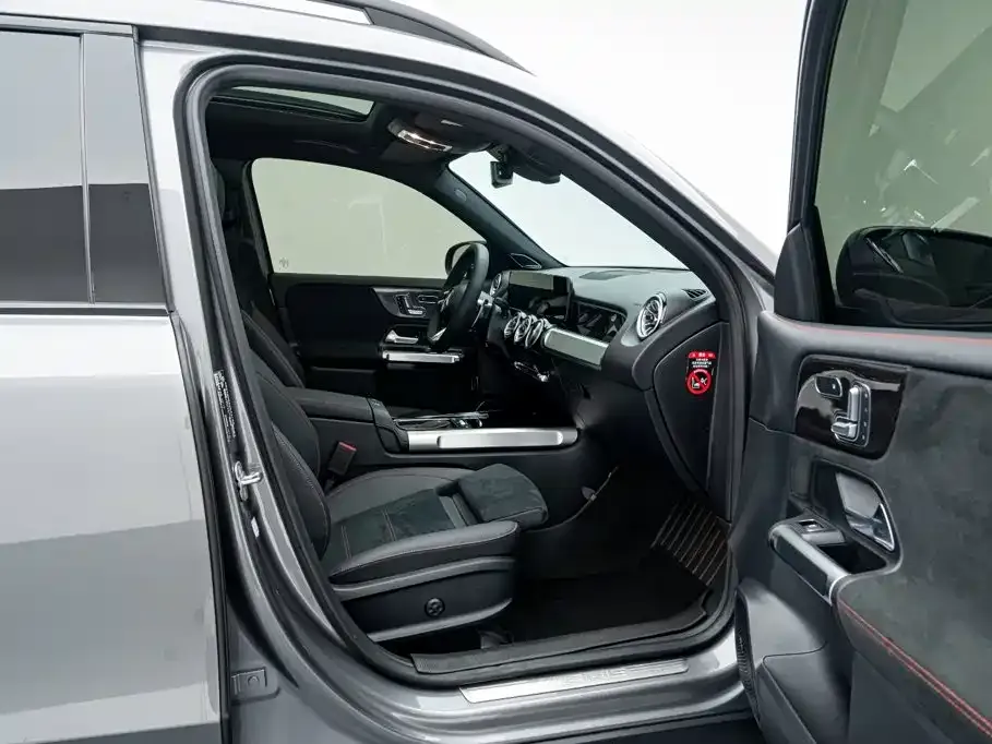 Mercedes-Benz GLB AMG — фото 8