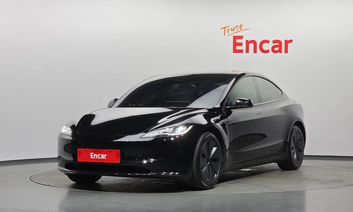Tesla Model 3 — фото 1