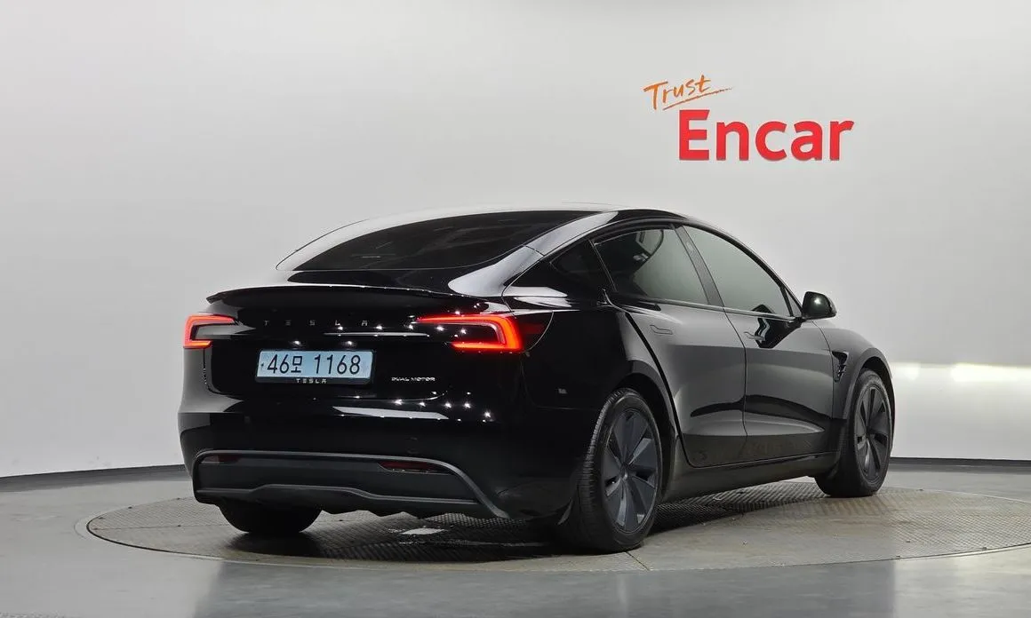 Tesla Model 3 — фото 8