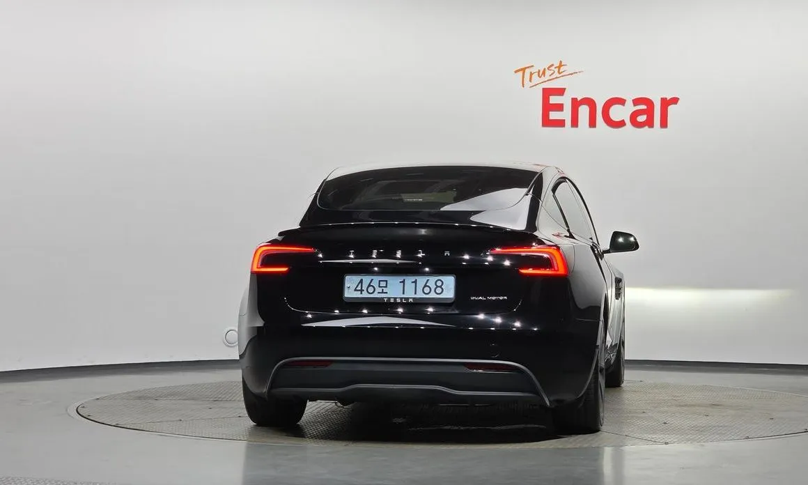 Tesla Model 3 — фото 10