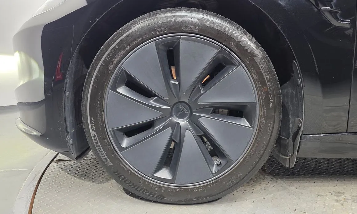Tesla Model 3 — фото 6