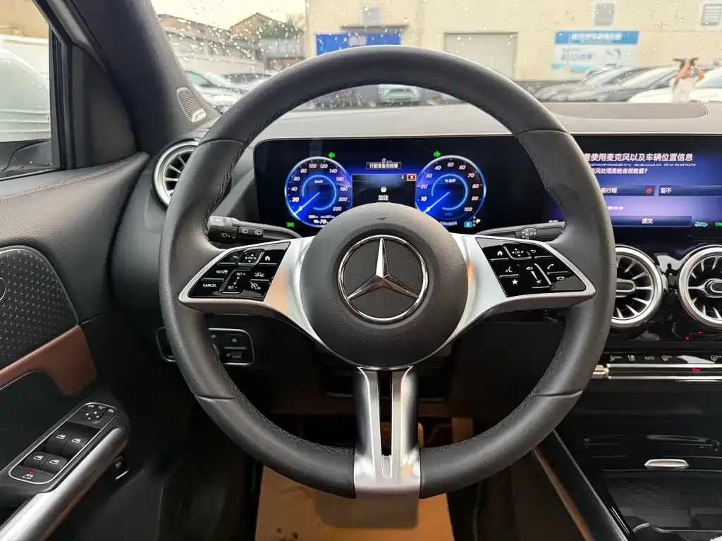 Mercedes-Benz EQA — фото 4