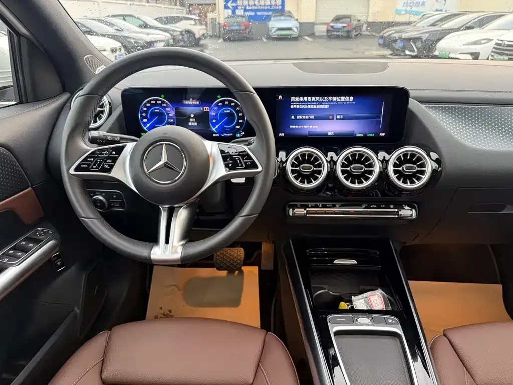 Mercedes-Benz EQA — фото 10