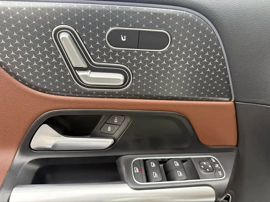Mercedes-Benz EQA — фото 2