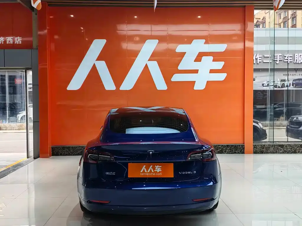 Tesla Model 3 — фото 5
