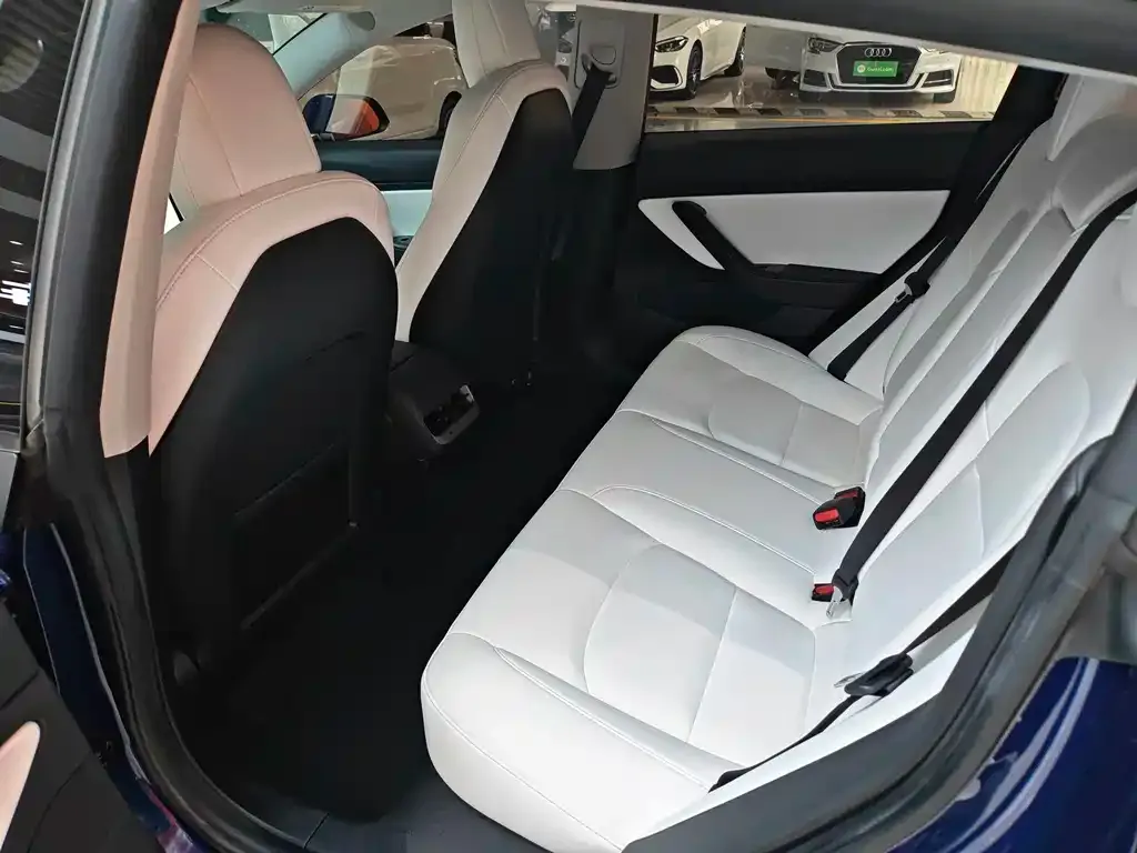 Tesla Model 3 — фото 2