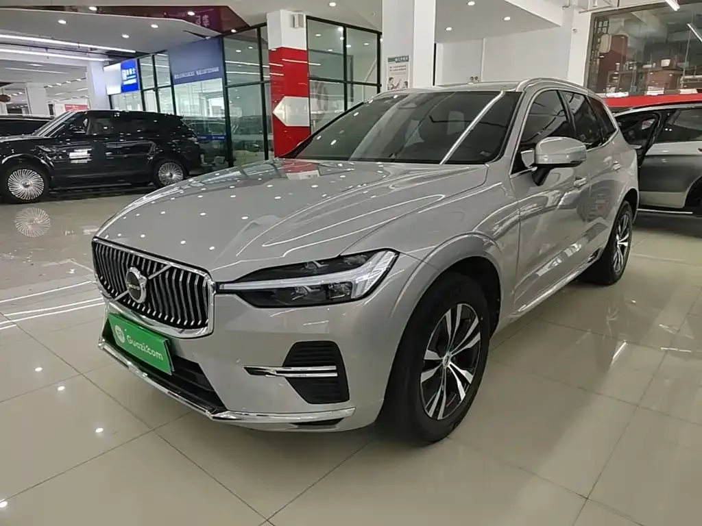 Volvo XC60 — фото 1