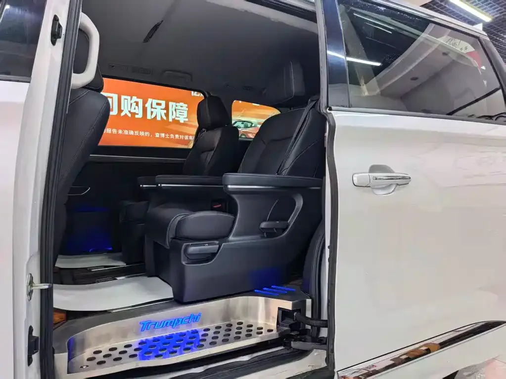 GAC Motor Trumpchi M8 — фото 8