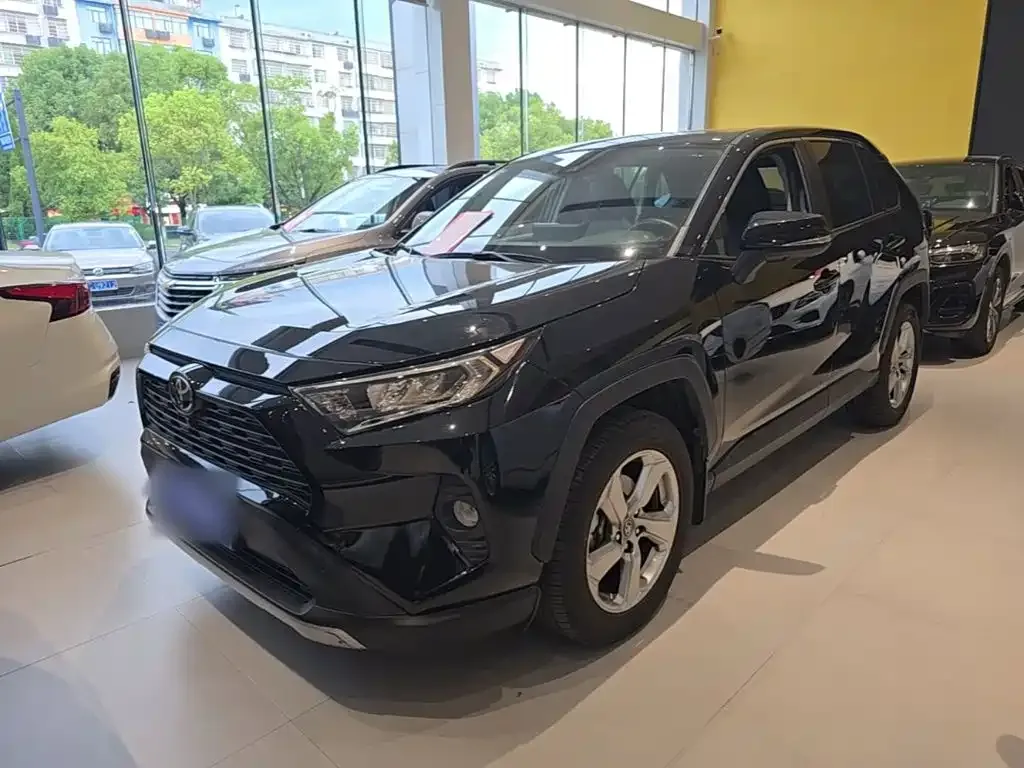 Toyota RAV4 — фото 9