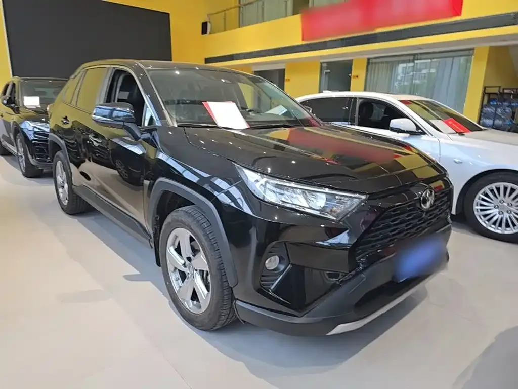 Toyota RAV4 — фото 5