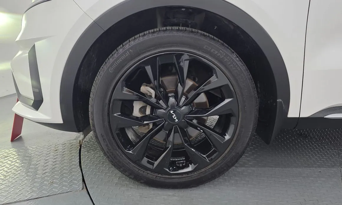 Kia Sorento — фото 7