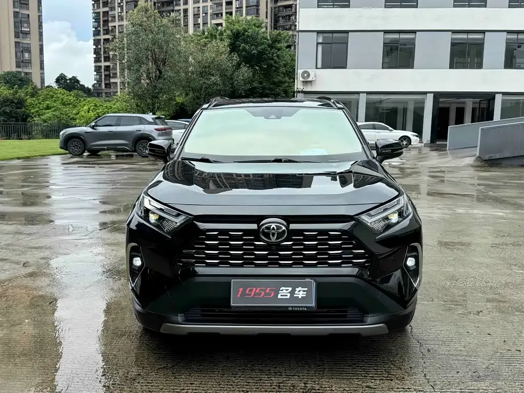 Toyota RAV4 — фото 4