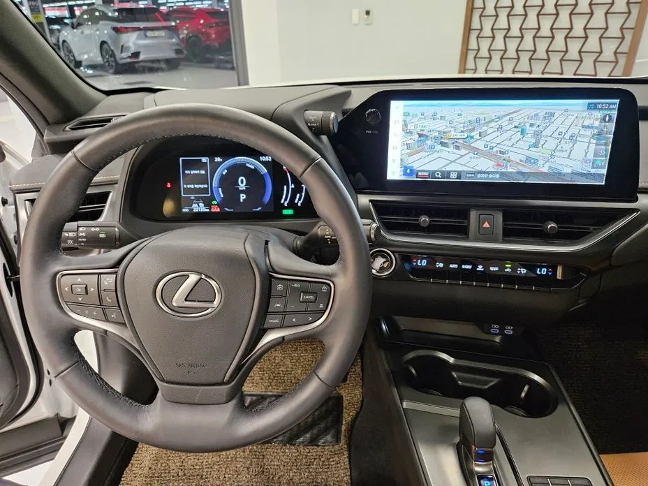 Lexus UX — фото 9
