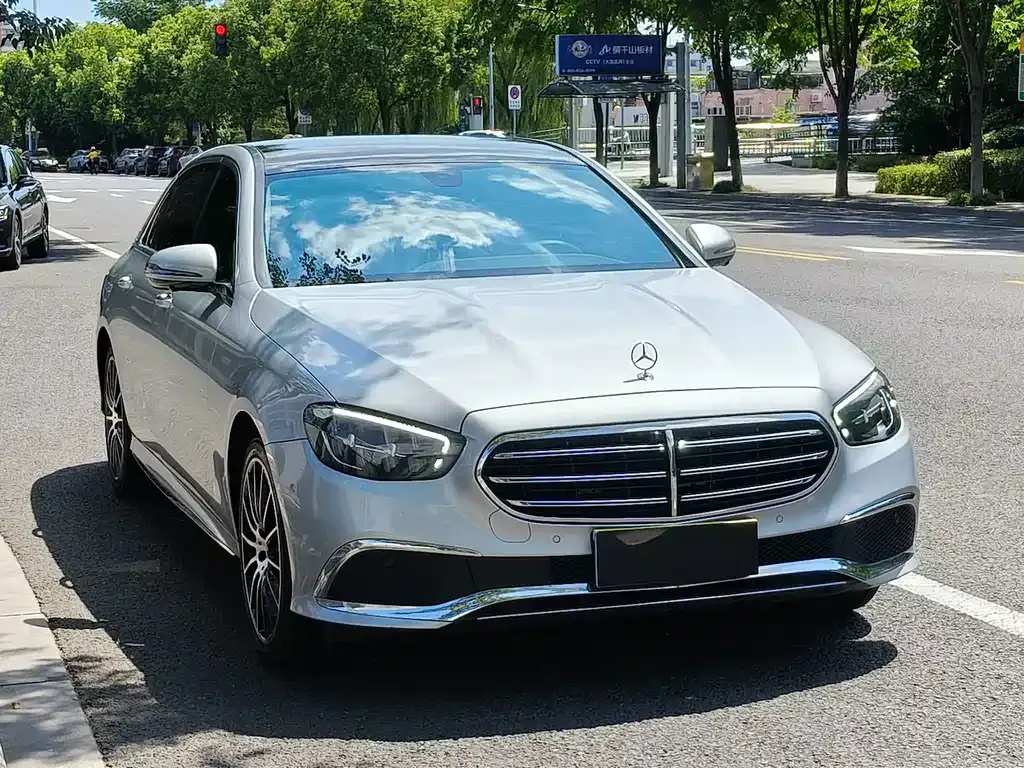 Mercedes-Benz E-Class — фото 10