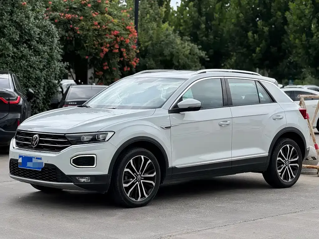 Volkswagen T-Roc — фото 1