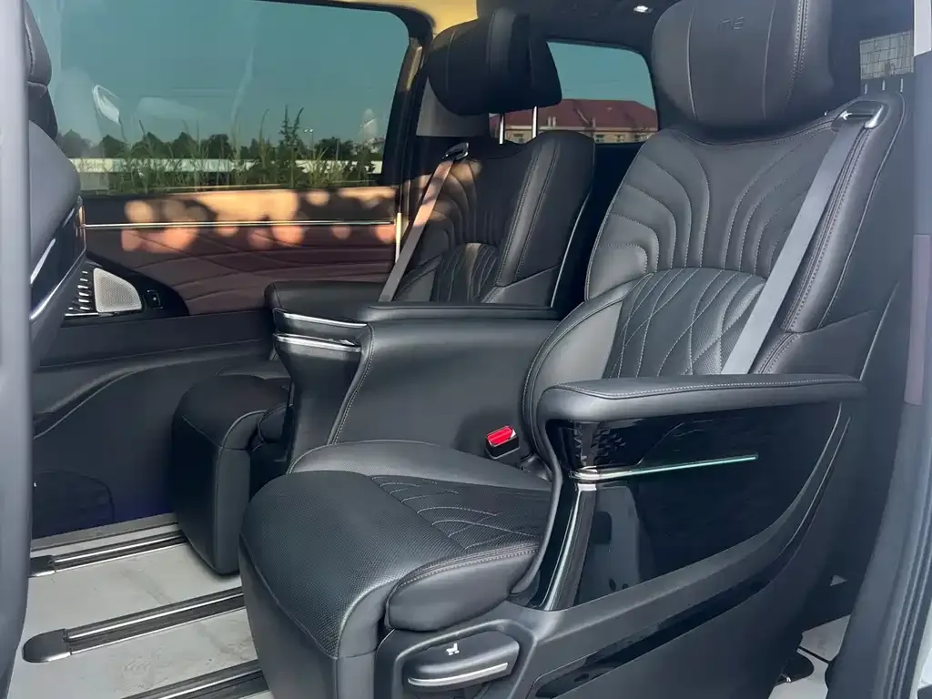 GAC Motor Trumpchi M8 — фото 10