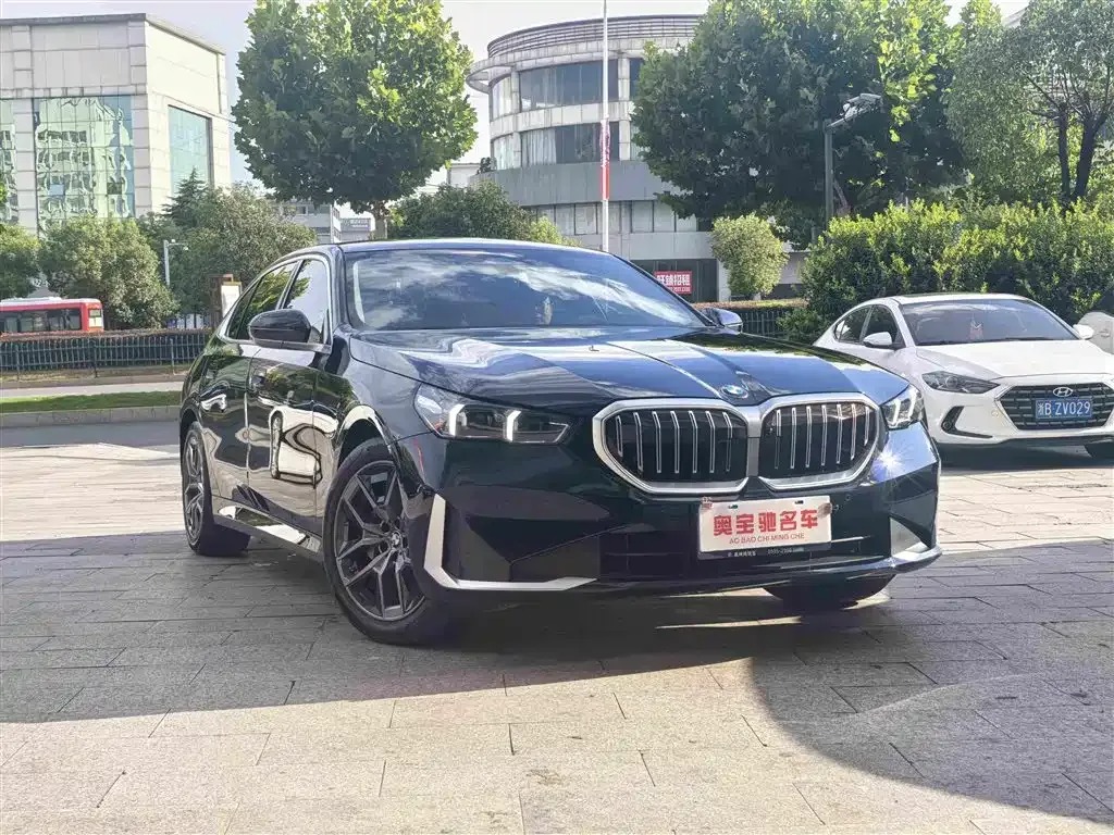 BMW 5 Series — фото 10