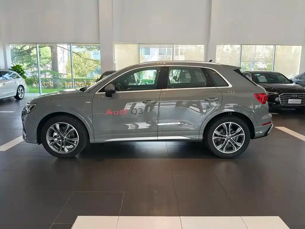 Audi Q3 — фото 10