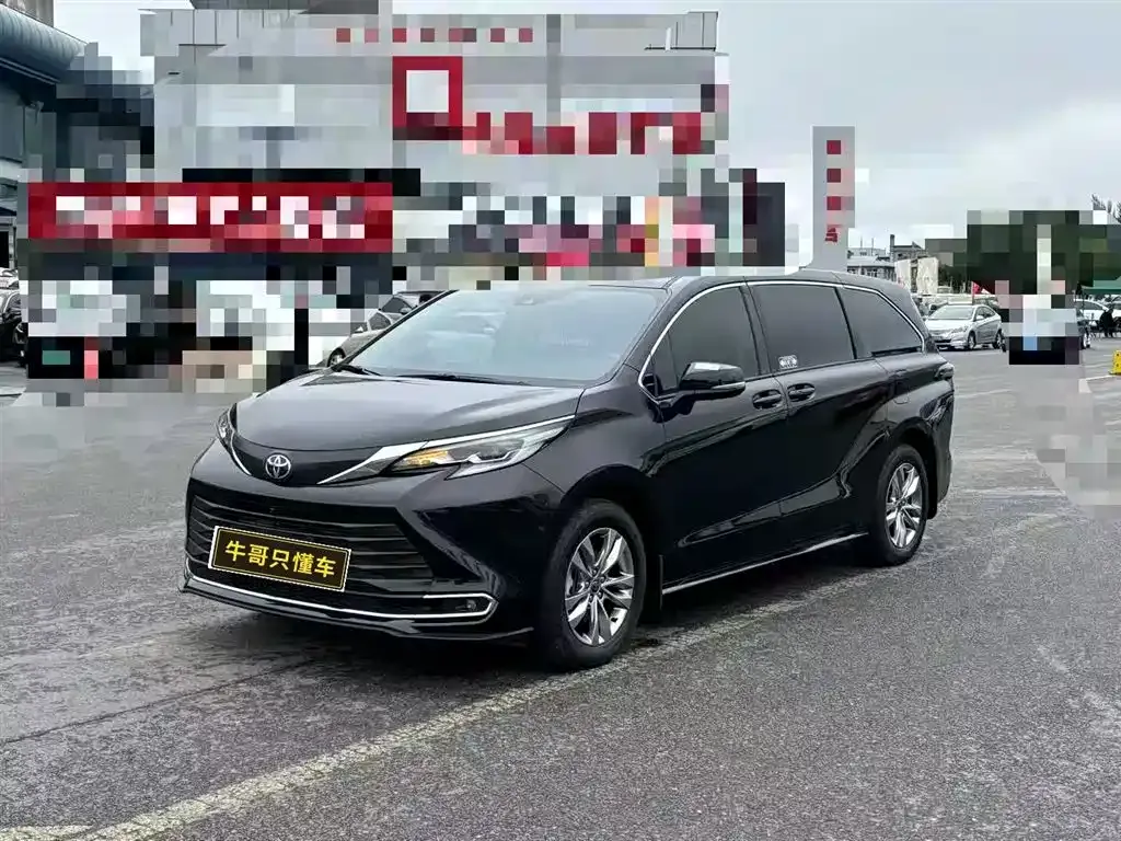 Toyota Sienna — фото 2