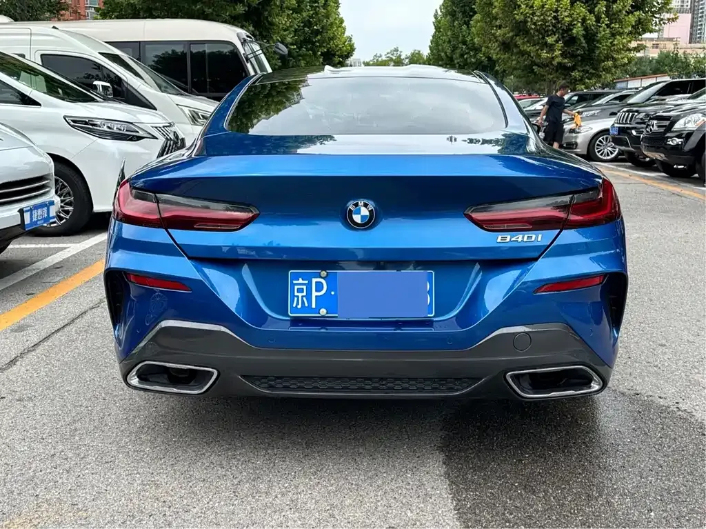 BMW 8 Series — фото 5