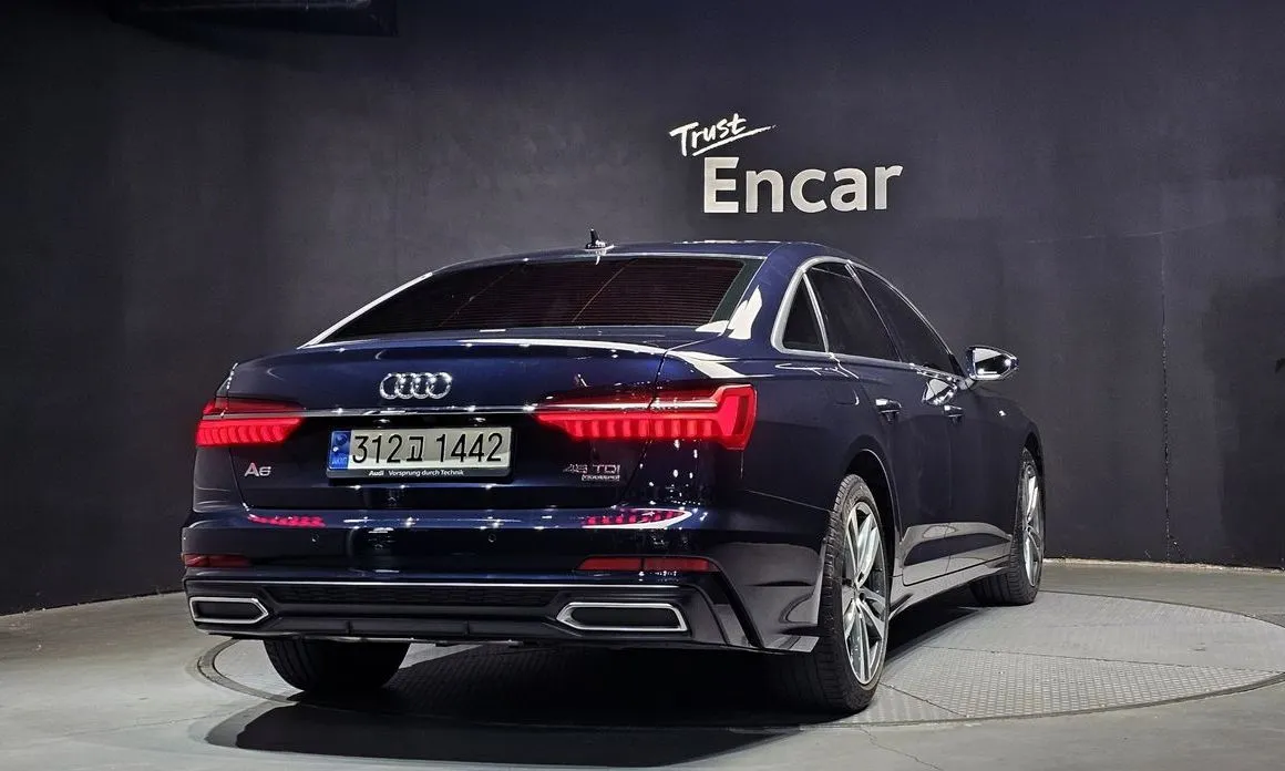 Audi A6 — фото 2