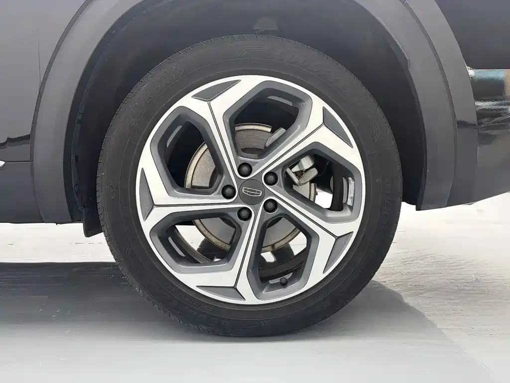 Geely Xingyue L — фото 10