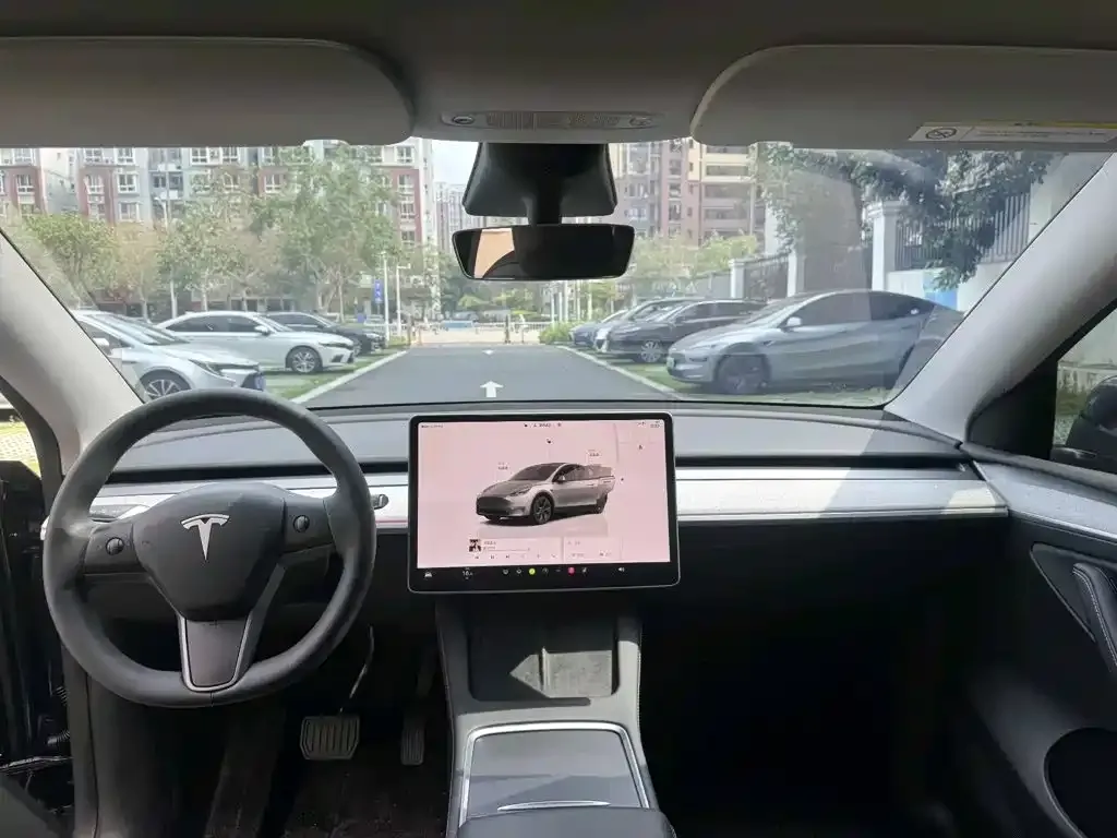 Tesla Model Y — фото 7