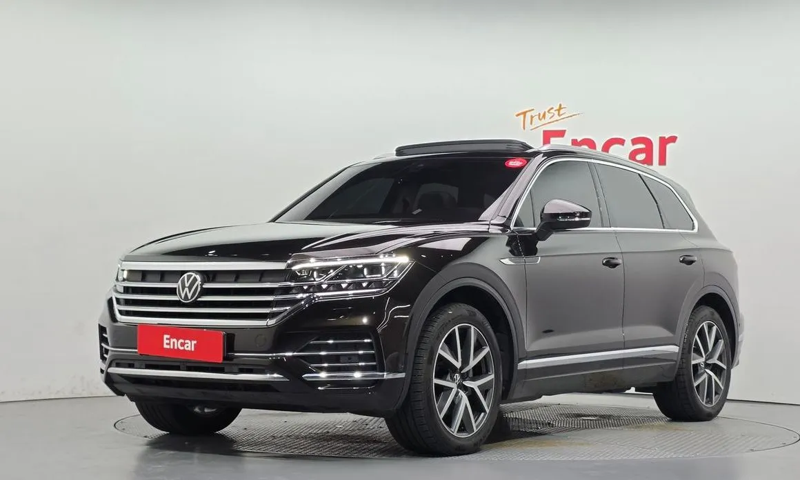 Volkswagen Touareg — фото 1