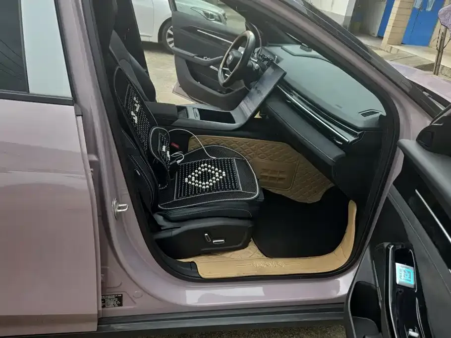 Geely Galaxy L6 — фото 10