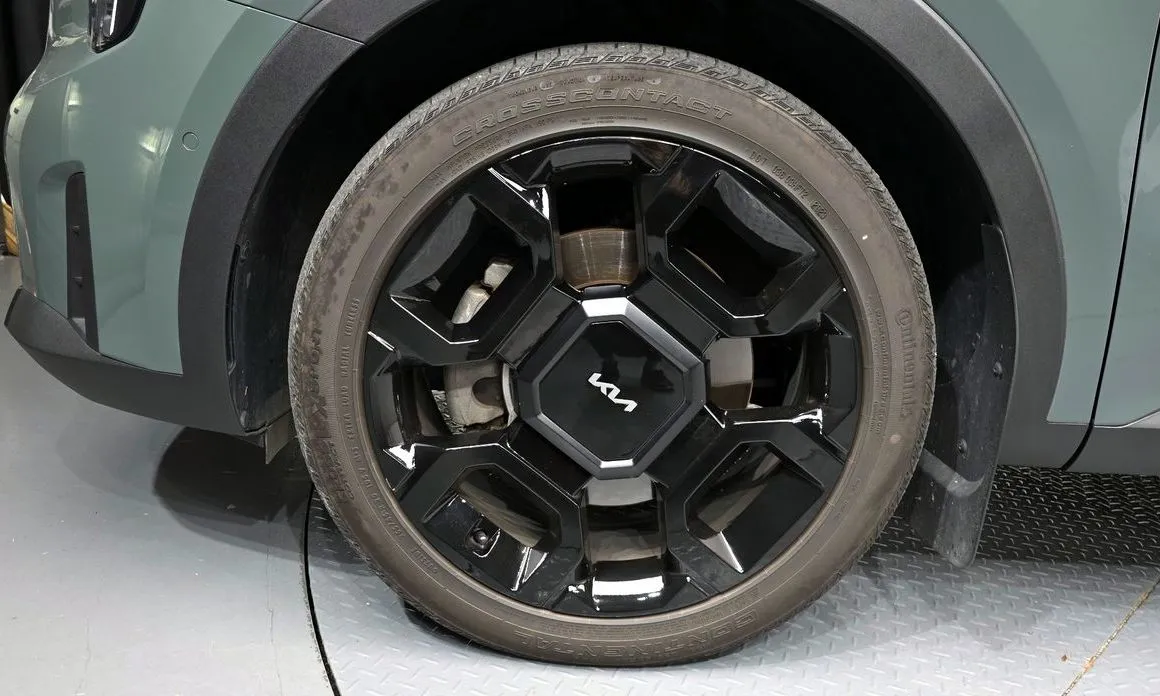 Kia Sorento — фото 9