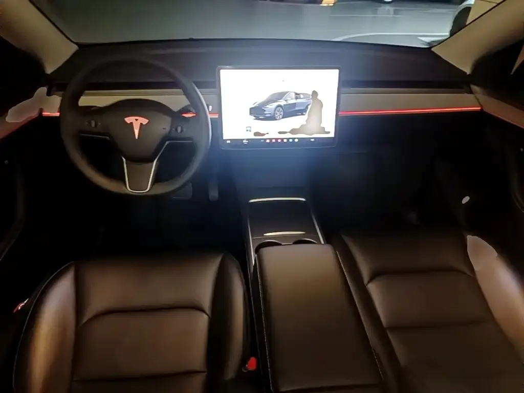 Tesla Model Y — фото 3