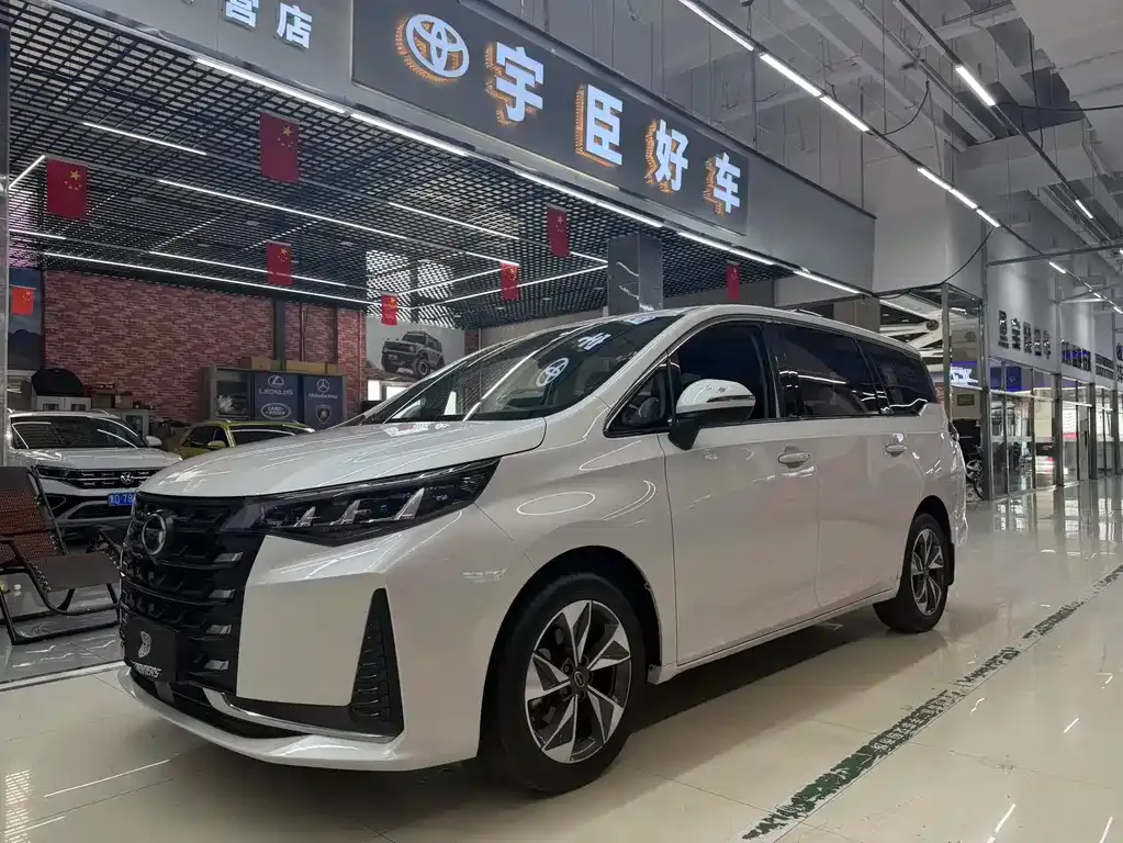 GAC Motor Trumpchi M6 — фото 1