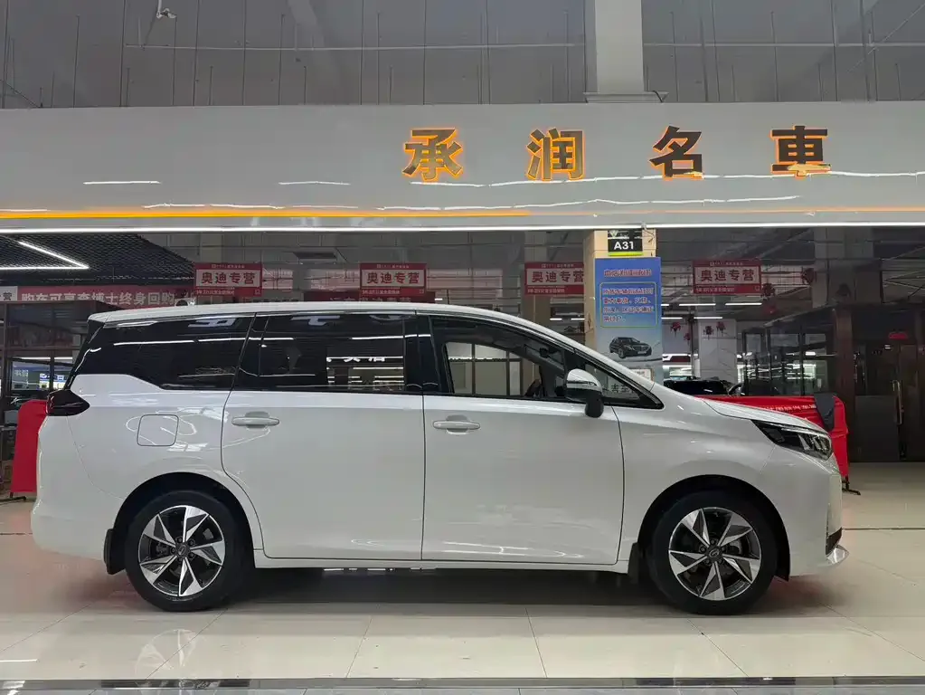 GAC Motor Trumpchi M6 — фото 2