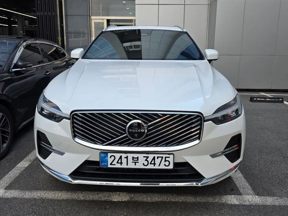 Volvo XC60 — фото 1