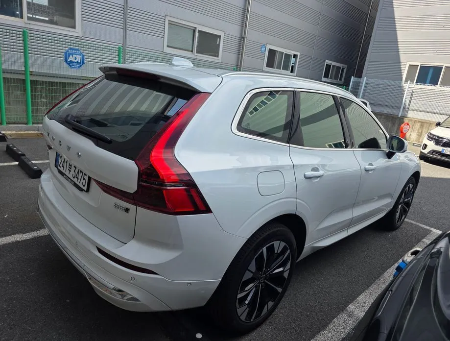 Volvo XC60 — фото 7