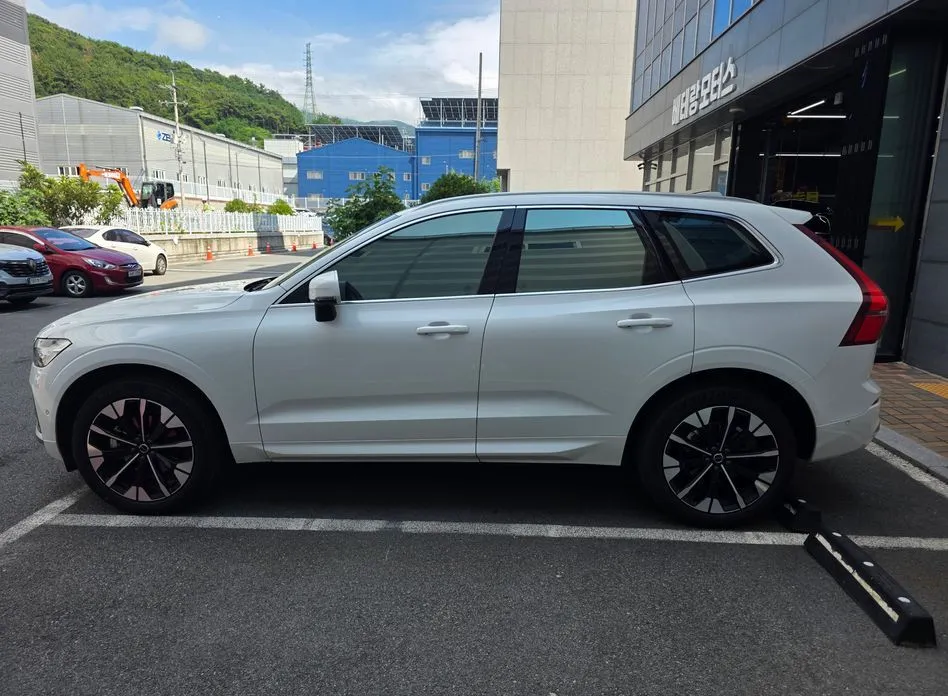 Volvo XC60 — фото 10