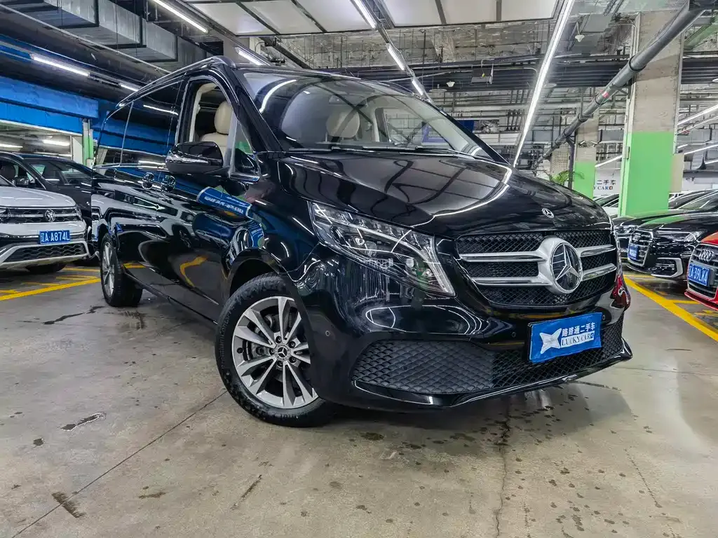 Mercedes-Benz V-Class — фото 10