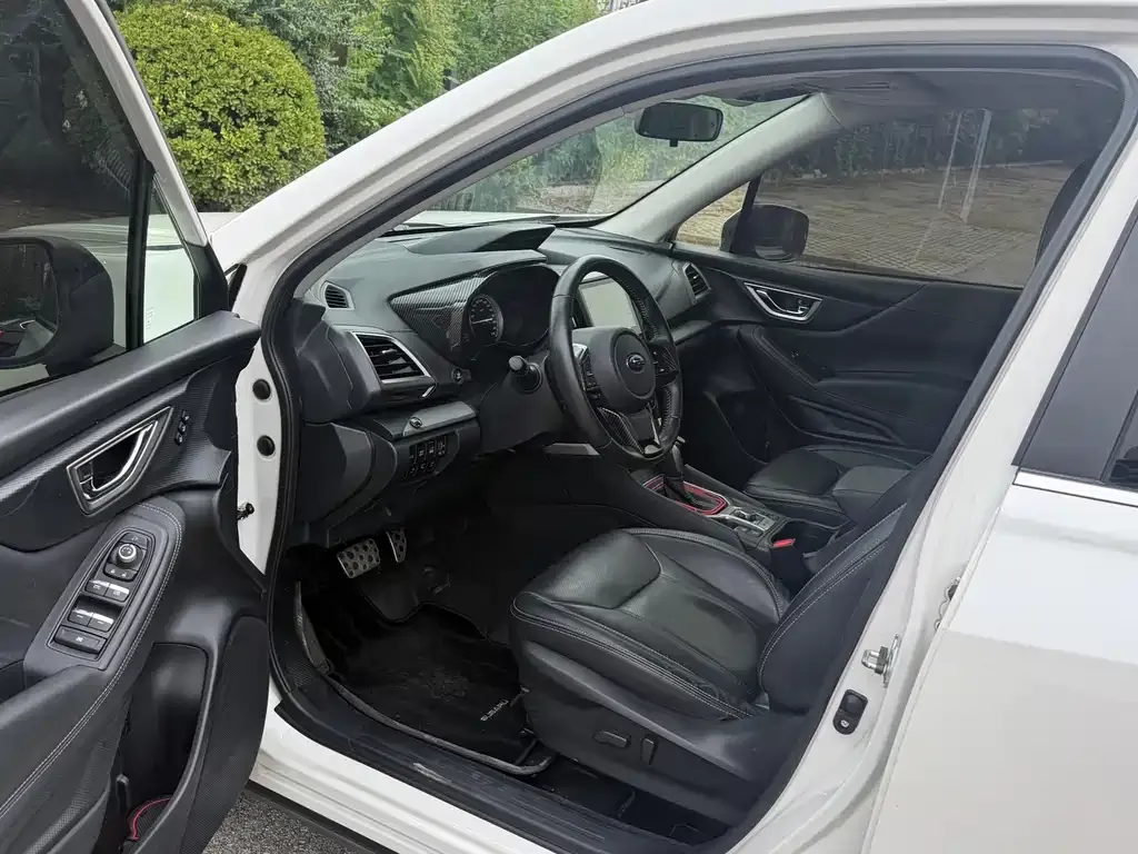 Subaru Forester — фото 3