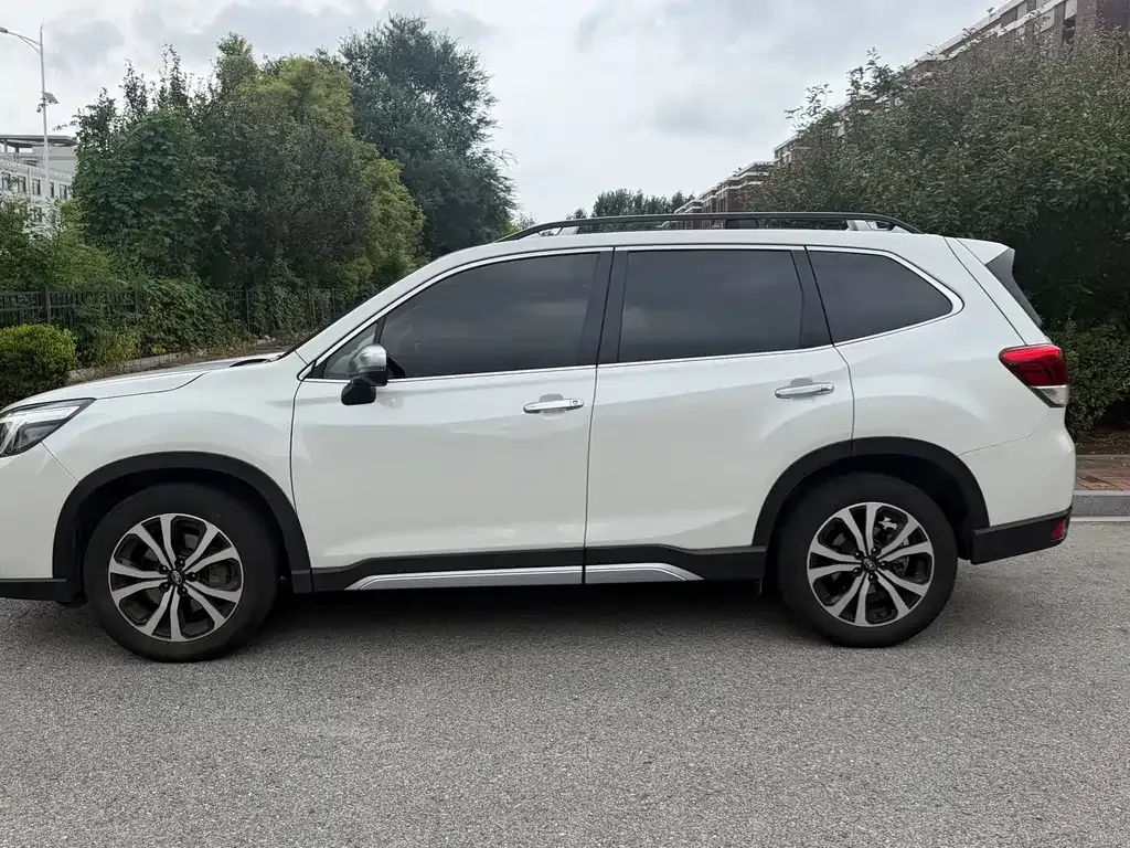 Subaru Forester — фото 7