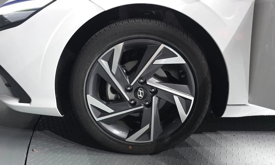 Hyundai AVANTE — фото 5