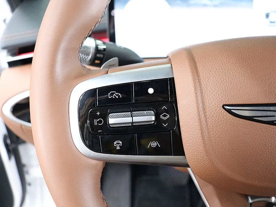 Genesis GV70 — фото 10