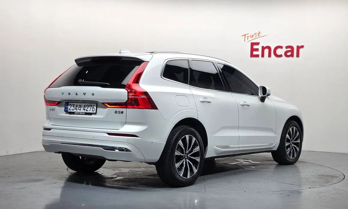 Volvo XC60 — фото 9