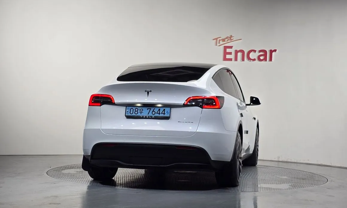 Tesla Model Y — фото 5