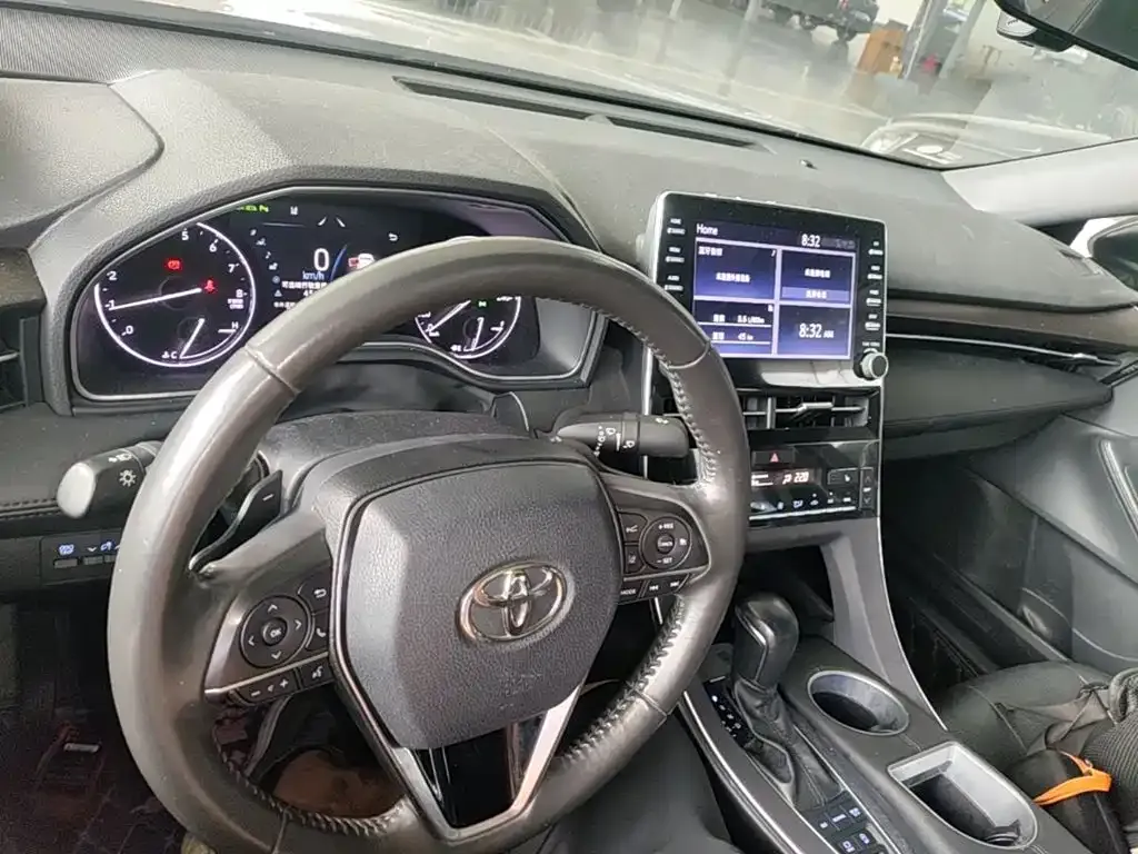 Toyota Avalon — фото 10