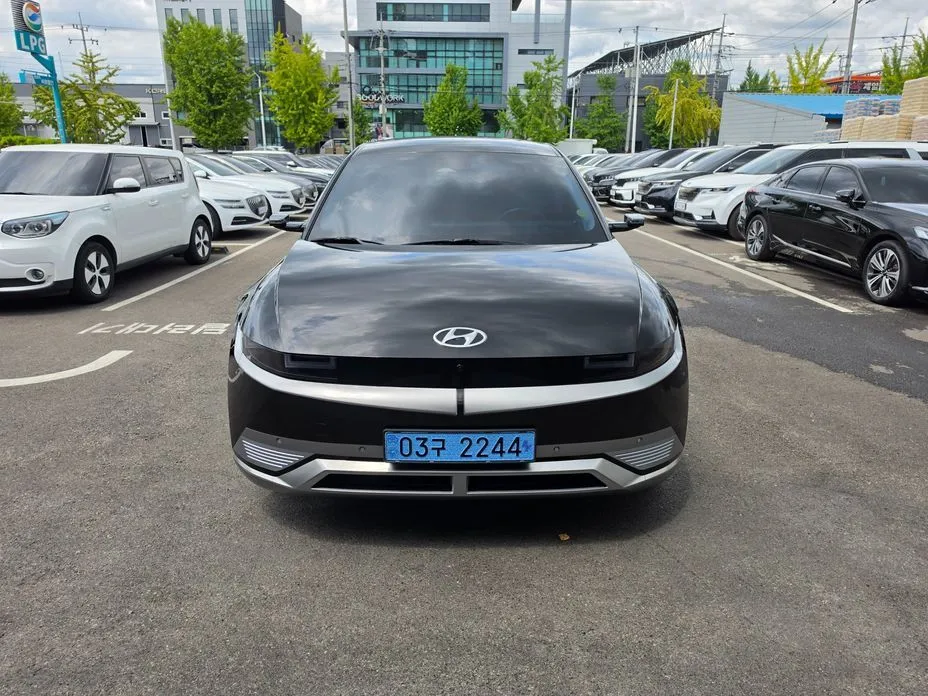 Hyundai Ioniq5 — фото 1