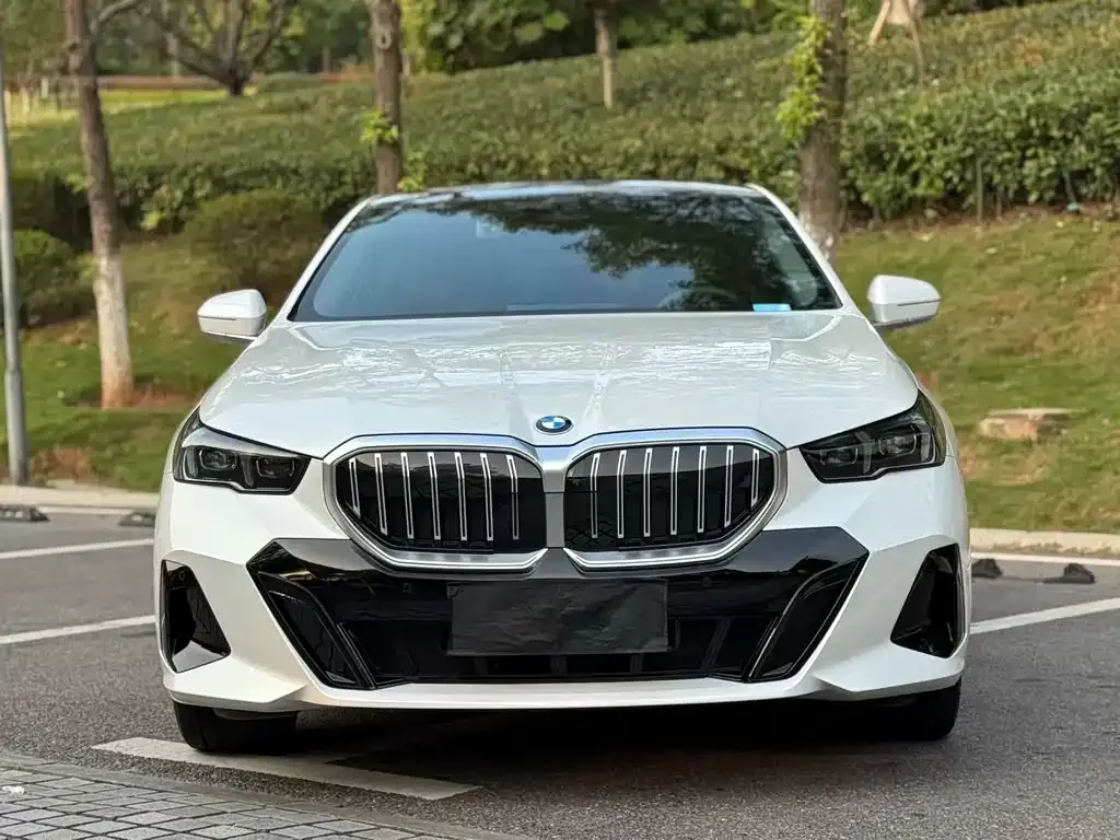 BMW 5 Series — фото 3