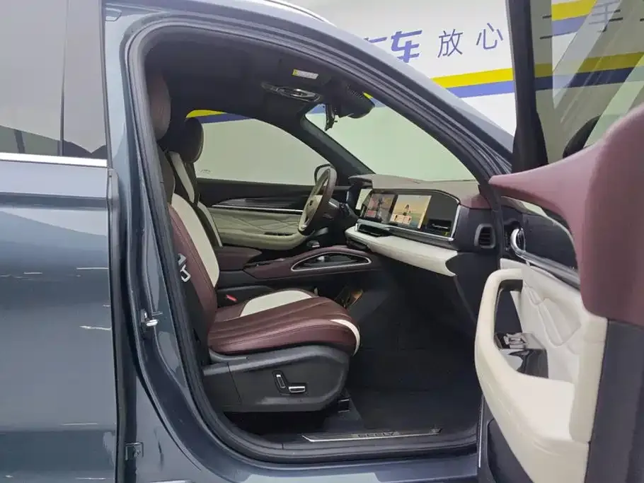 Geely Xingyue L — фото 10